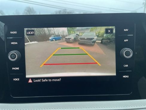 Certified 2025 Volkswagen Taos SEL image 21