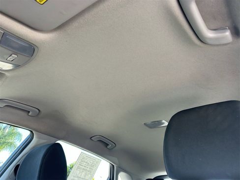 Used 2021 Hyundai Kona SE image 33