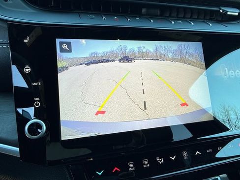 New 2026 Jeep Grand Cherokee L 4WD image 25