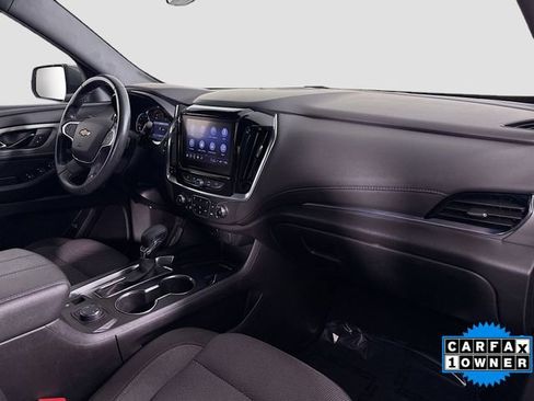 Used 2022 Chevrolet Traverse LT image 29