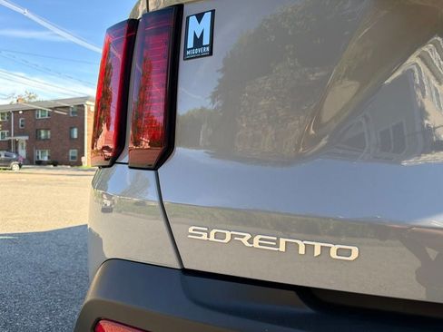 Certified 2023 Kia Sorento S w/ Panoramic Sunroof Package AWD/4WD image 12