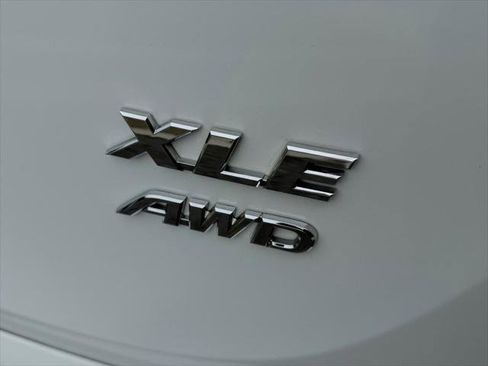 Used 2016 Toyota RAV4 XLE AWD/4WD image 8