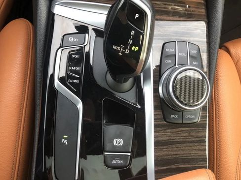 Used 2020 BMW 540i xDrive w/ Premium Package image 34