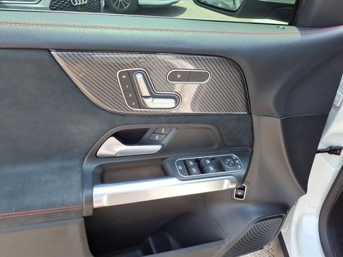Certified 2021 Mercedes-Benz GLB 250 4MATIC image 15