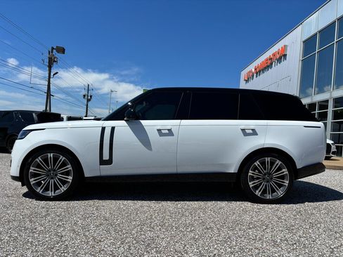 Used 2025 Land Rover Range Rover Long Wheelbase SE AWD/4WD image 3