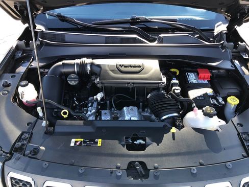 Used 2023 Jeep Compass Latitude image 16