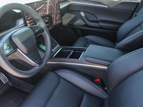 Used 2024 Tesla Model X image 18