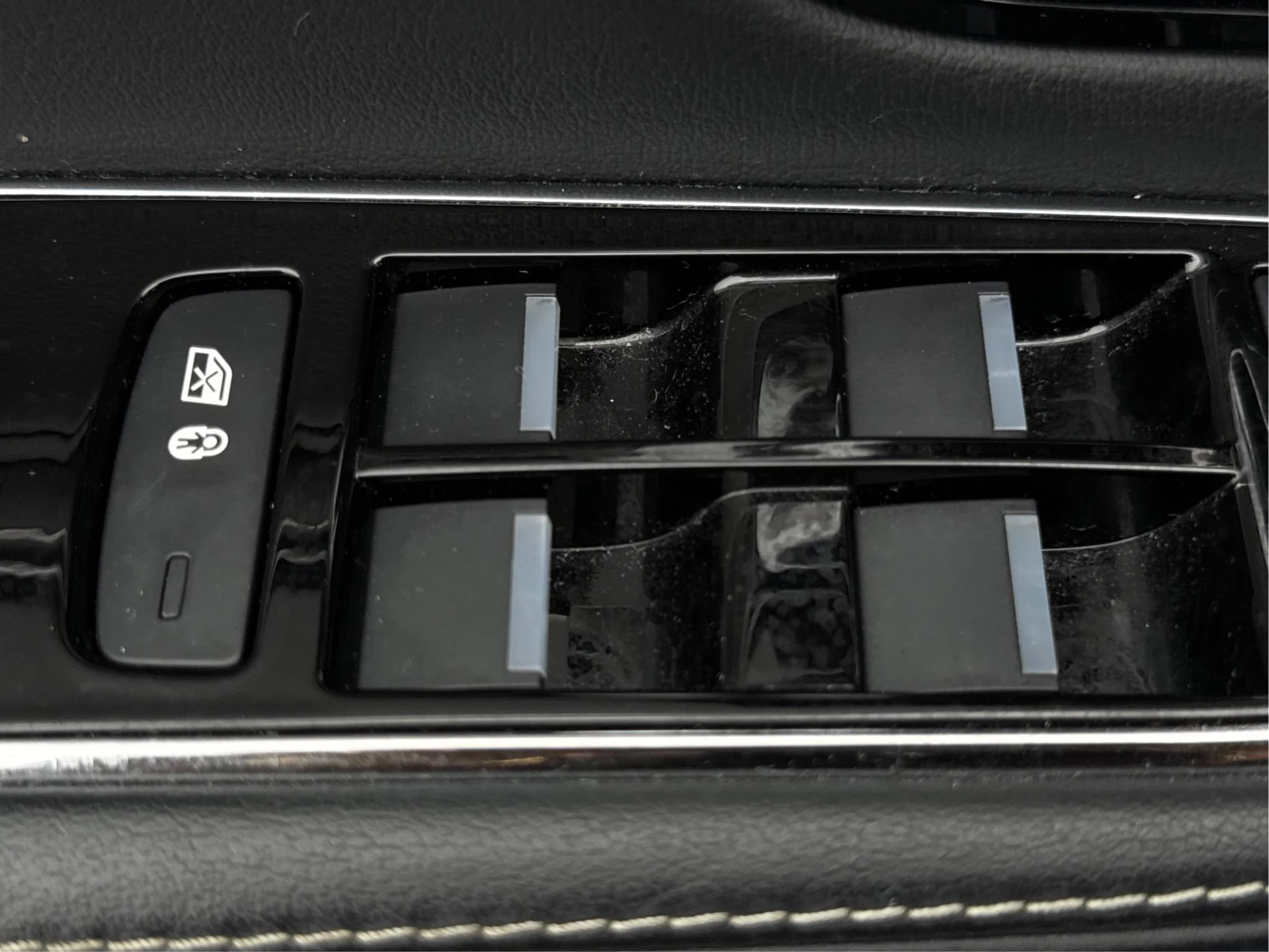 Used 2017 Jaguar XJ L Portfolio RWD image 45