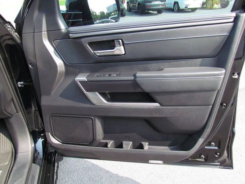 Used 2023 Toyota Sequoia Platinum AWD/4WD image 22