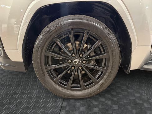 Used 2023 Lexus LX 600 F Sport w/ Accessory Package (Z1) AWD/4WD image 15