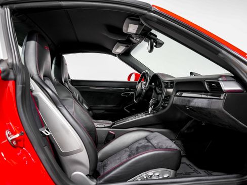 Used 2016 Porsche 911 Targa 4 GTS image 29