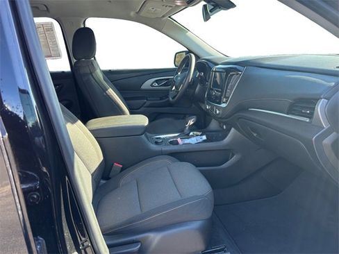 Used 2021 Chevrolet Traverse LS image 15