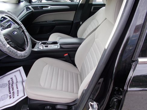 Used 2020 Ford Fusion S FWD image 13