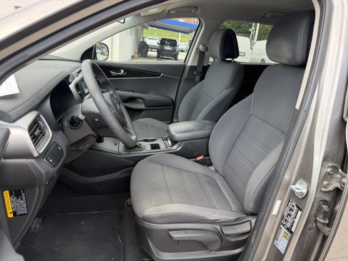 Used 2016 Kia Sorento LX AWD/4WD image 13