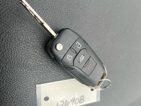 Used 2021 Ford Transit Connect XLT image 20