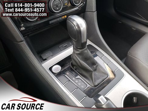 Used 2022 Volkswagen Passat 2.0T SE image 22