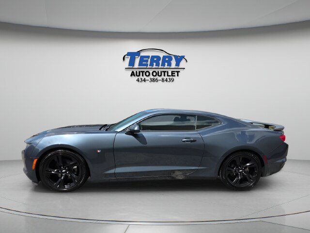 Used 2019 Chevrolet Camaro LT w/ Technology Package RWD image 5