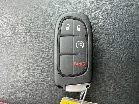 Used 2022 Jeep Cherokee Trailhawk w/ Trailer Tow Group AWD/4WD image 29