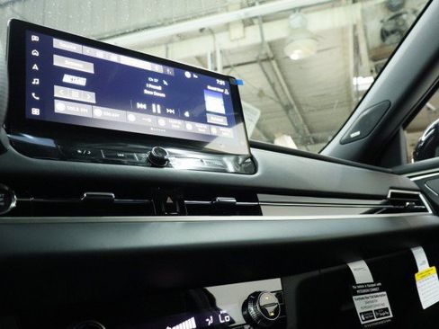New 2026 Mitsubishi Outlander LE FWD image 12