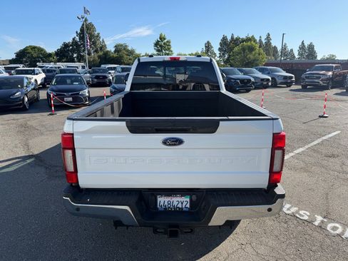 Used 2020 Ford F350 Lariat w/ Lariat Ultimate Package AWD/4WD image 4