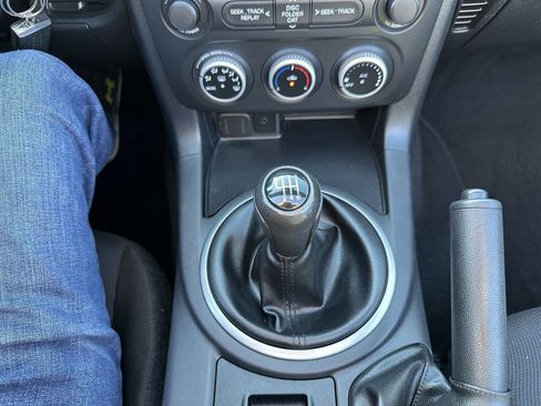 Used 2012 MAZDA MX-5 Miata Touring w/ Suspension Pkg image 18