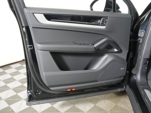 New 2026 Porsche Cayenne Coupe AWD/4WD image 14