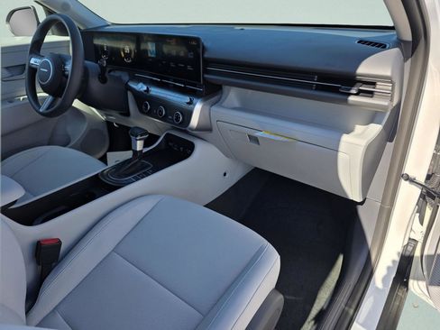 New 2026 Hyundai Kona SE image 9