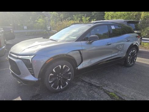 Used 2026 Chevrolet Blazer EV RS w/ Super Cruise Package AWD/4WD image 3