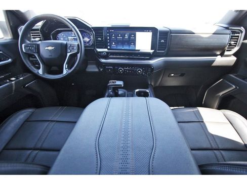 Used 2025 Chevrolet Silverado 1500 High Country w/ High Country Premium Package AWD/4WD image 7