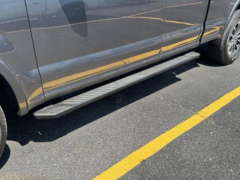 Used 2018 Ford F150 XLT w/ Equipment Group 302A Luxury AWD/4WD image 9