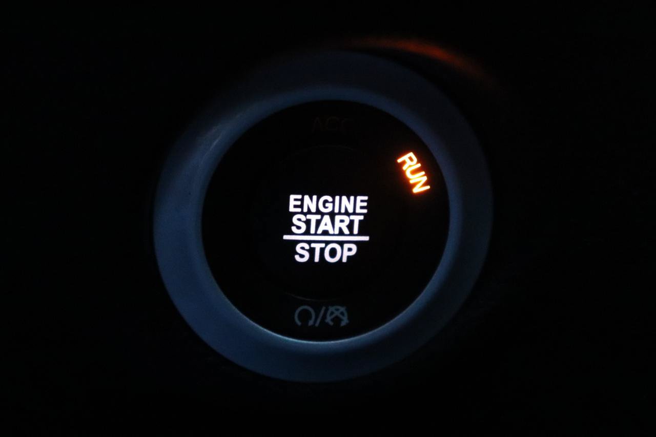 Used 2025 Chrysler Pacifica Limited FWD image 49