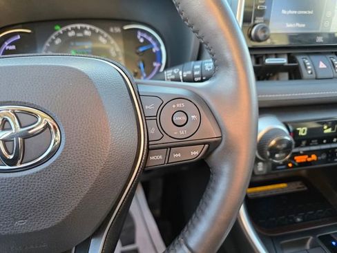 Used 2020 Toyota RAV4 Limited image 12