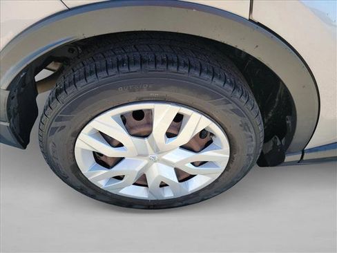 Used 2020 Toyota C-HR LE image 11