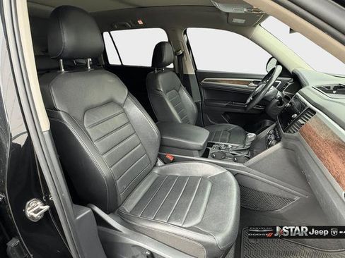 Used 2018 Volkswagen Atlas SEL Premium image 14