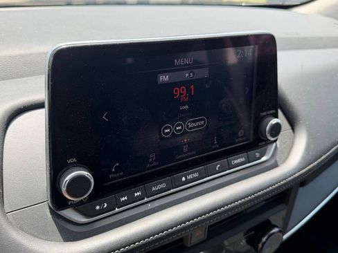 Used 2024 Nissan Rogue S FWD image 16