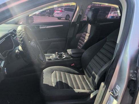 Used 2014 Ford Fusion SE image 9