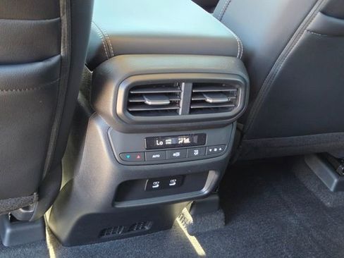 New 2026 Honda Pilot Touring image 10