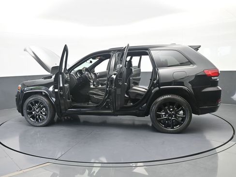Used 2021 Jeep Grand Cherokee Laredo X image 68