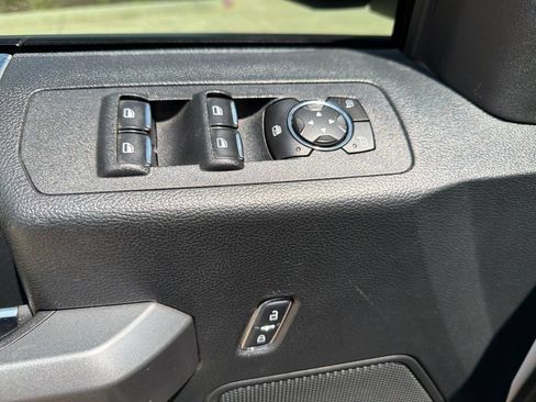 Used 2018 Ford F150 XLT w/ Equipment Group 302A Luxury AWD/4WD image 25