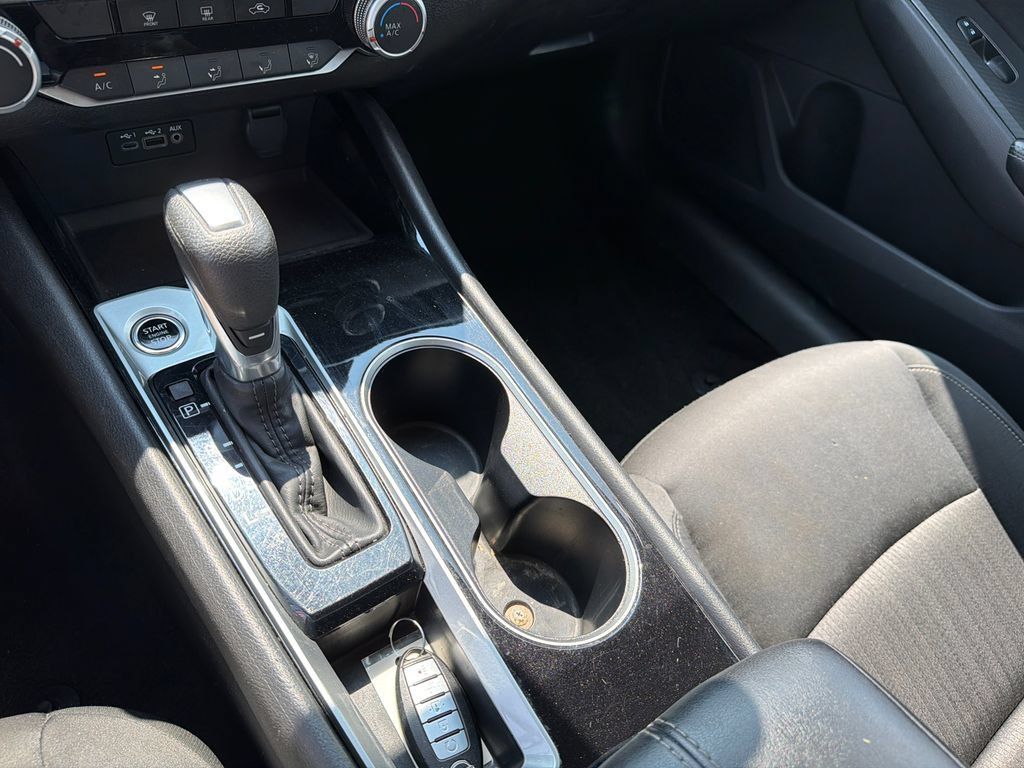 Used 2024 Nissan Altima 2.5 SV FWD image 32