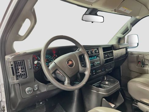 Used 2025 GMC Savana 3500 Extended w/ Driver Convenience Package RWD image 9