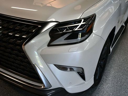 Used 2021 Lexus GX 460 Premium w/ Accessory Package AWD/4WD image 11