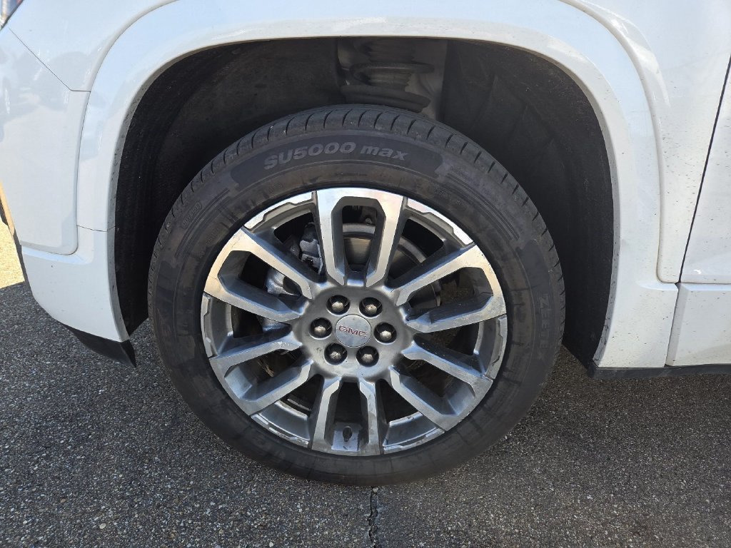Used 2023 GMC Acadia Denali FWD image 4