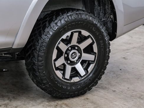 Used 2019 Toyota 4Runner TRD Off-Road image 55