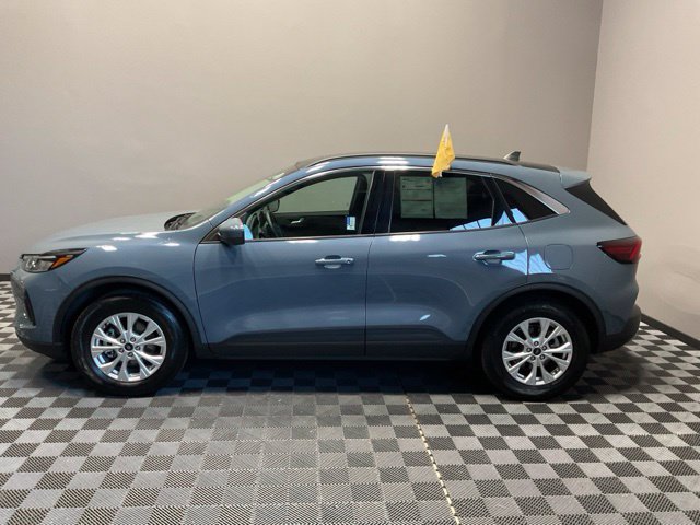 Used 2023 Ford Escape Active w/ Tech Pack #2 AWD/4WD image 6