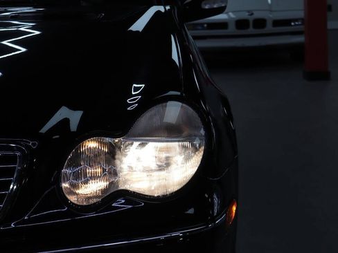 Used 2003 Mercedes-Benz C 230 Sedan image 10