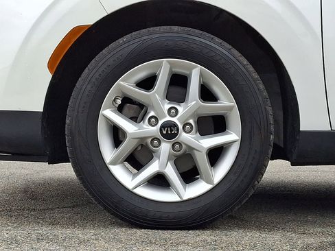 Used 2021 Kia Soul S image 9