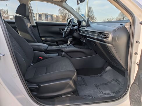 Used 2023 Honda HR-V LX image 28