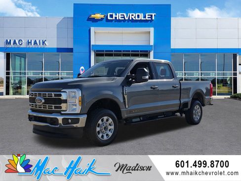 Used 2024 Ford F250 XLT image 1