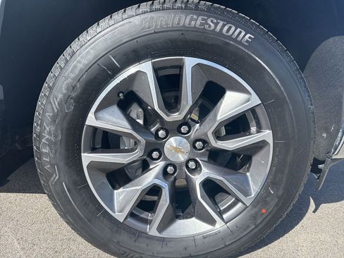 Used 2024 Chevrolet Silverado 1500 LT image 11